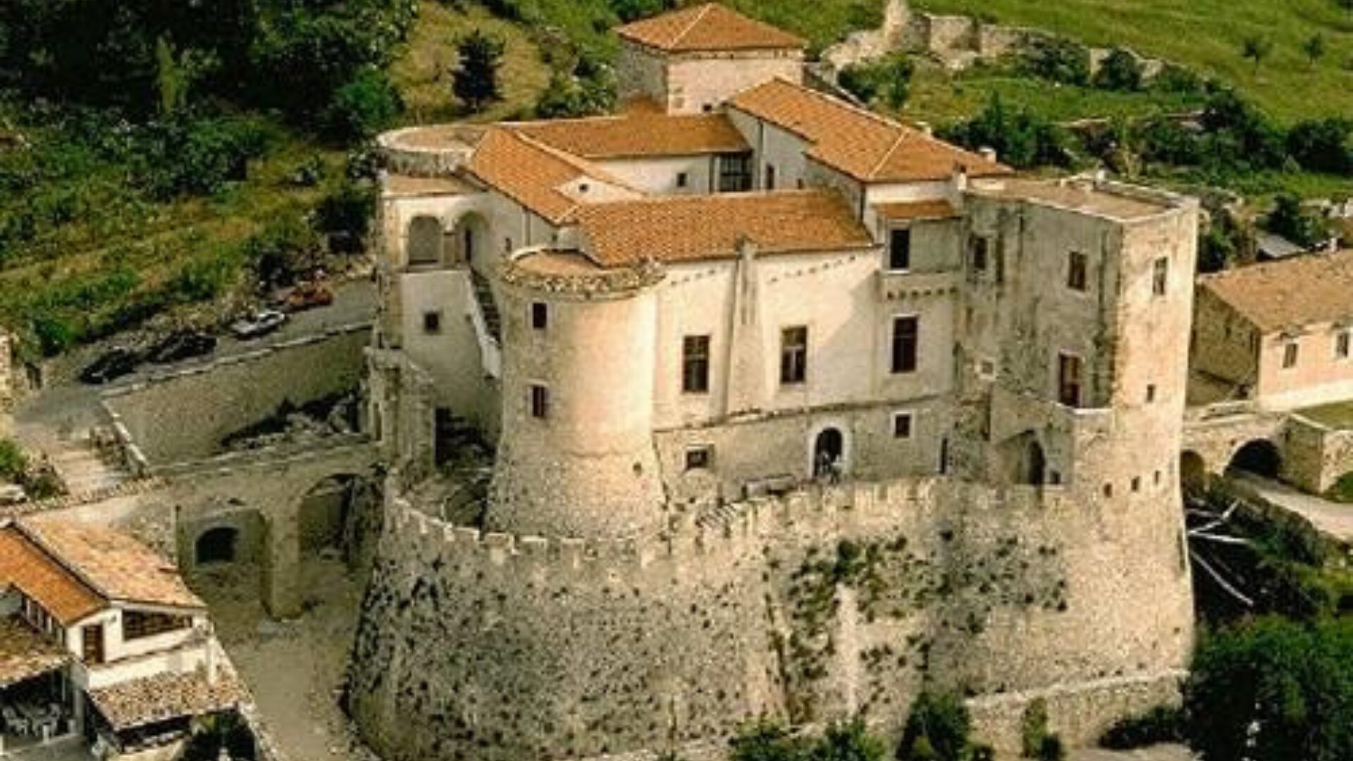 visititaly.com - Castello del Pandone