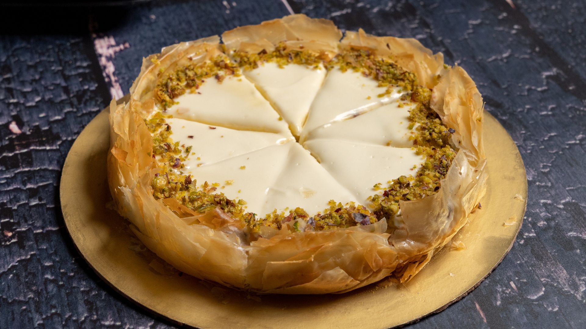 Baklava cheesecake