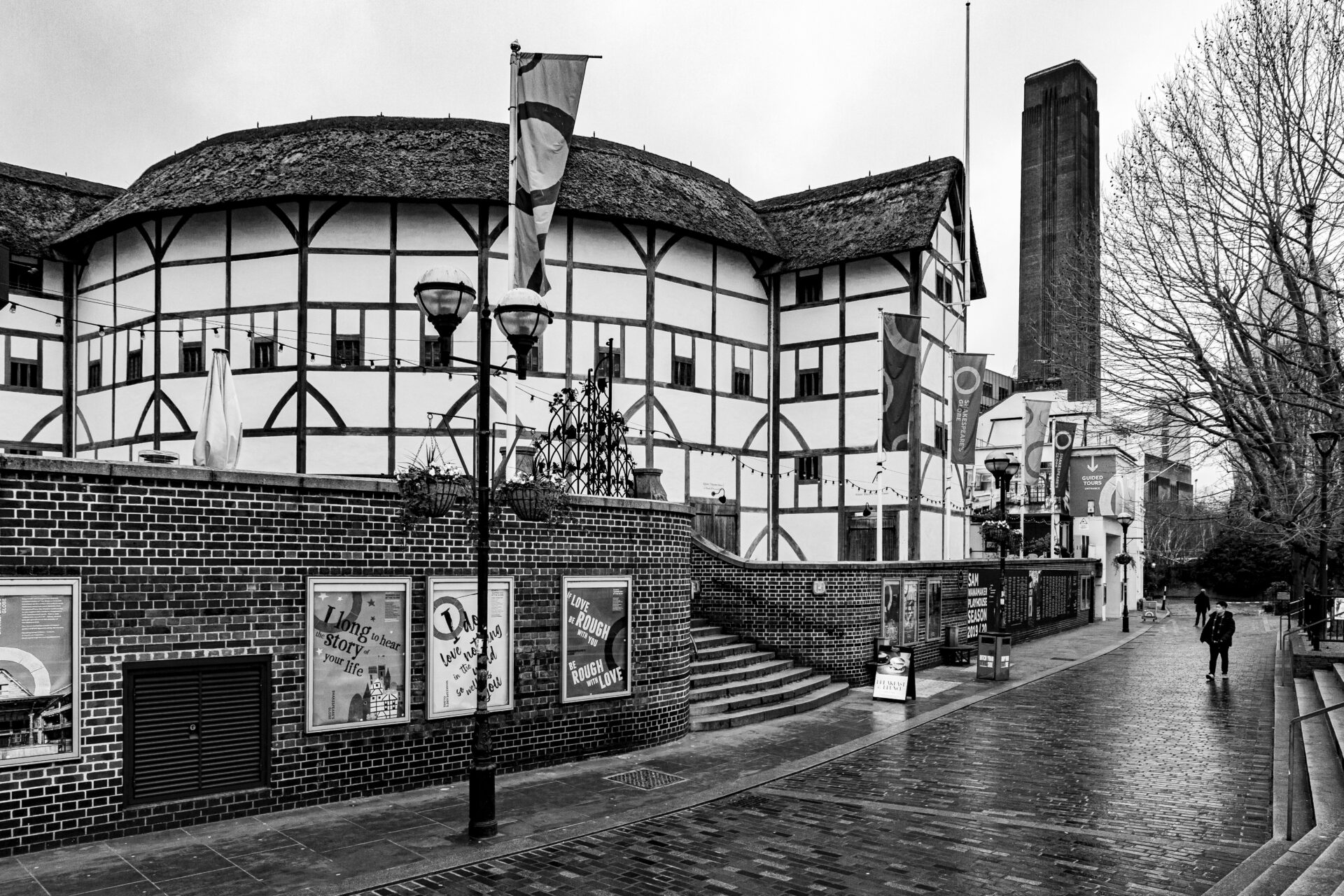 Exterior of Shakespeare’s Globe Theatre 