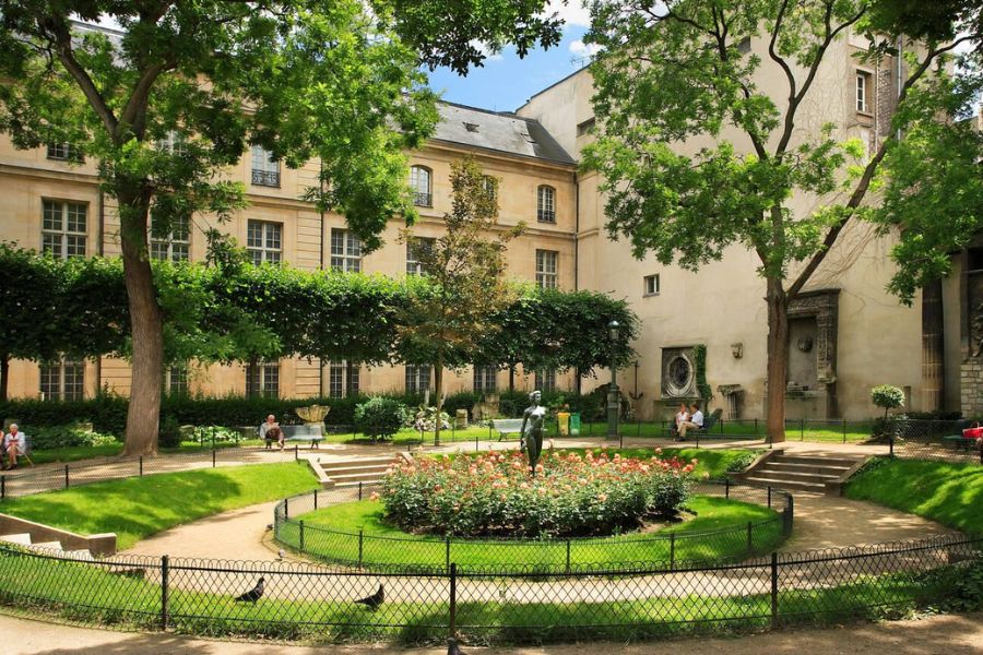Sunday Strolling in Le Marais: My Perfect Day of Open Shops, Bustling Cafes, and People-Watching