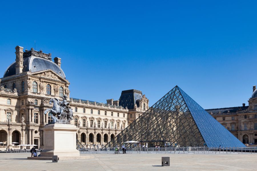 When is the Best Time to Visit the Louvre? My Seasonal and Daily Tips for a More Pleasant Experience