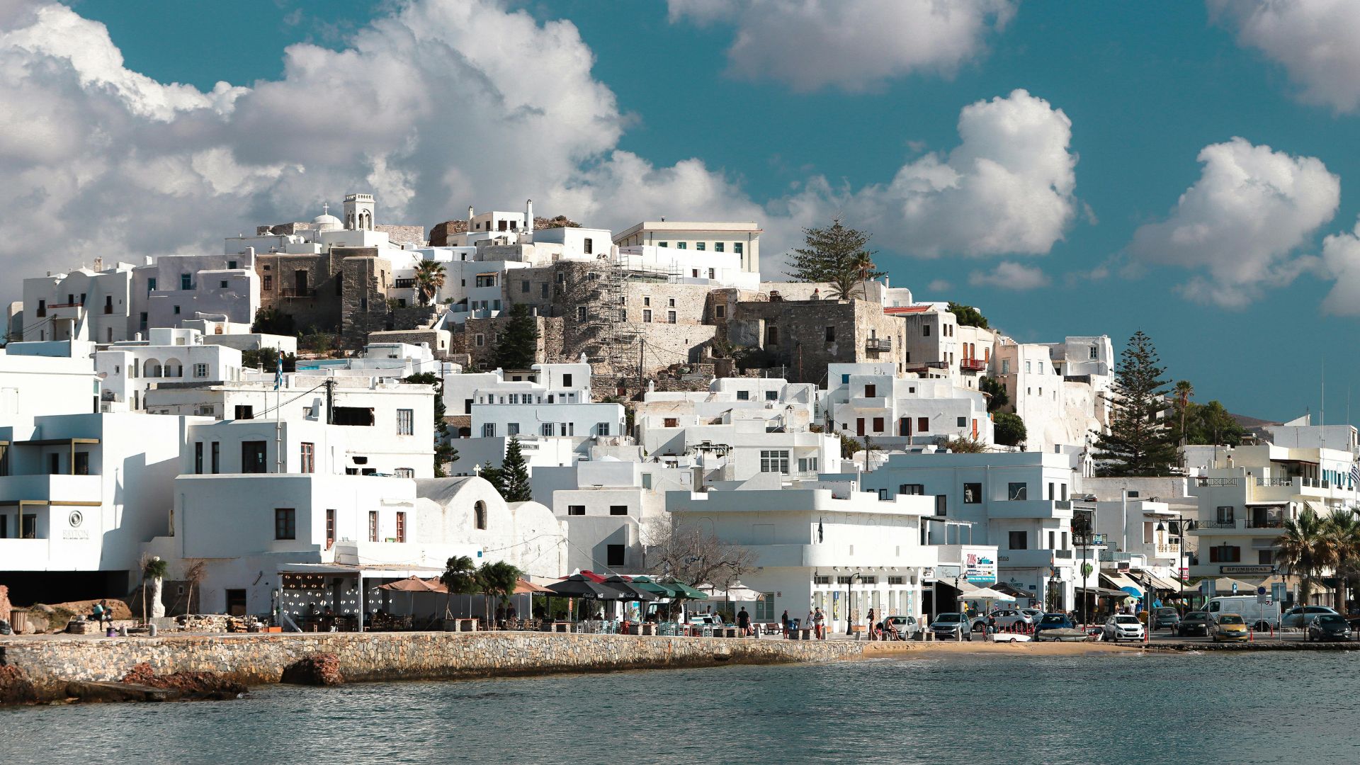 Kastro castle on Naxos island, Greece, with white-washed buildings.