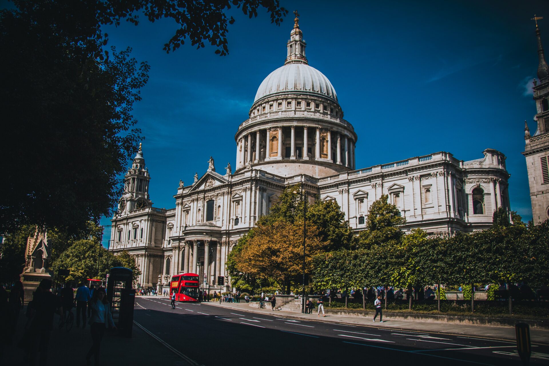 St. Paul’s Cathedral with dome under blue sky