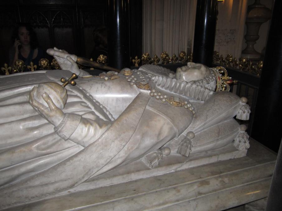 Tomb effigy of Queen Elizabeth I in Westminster Abbey