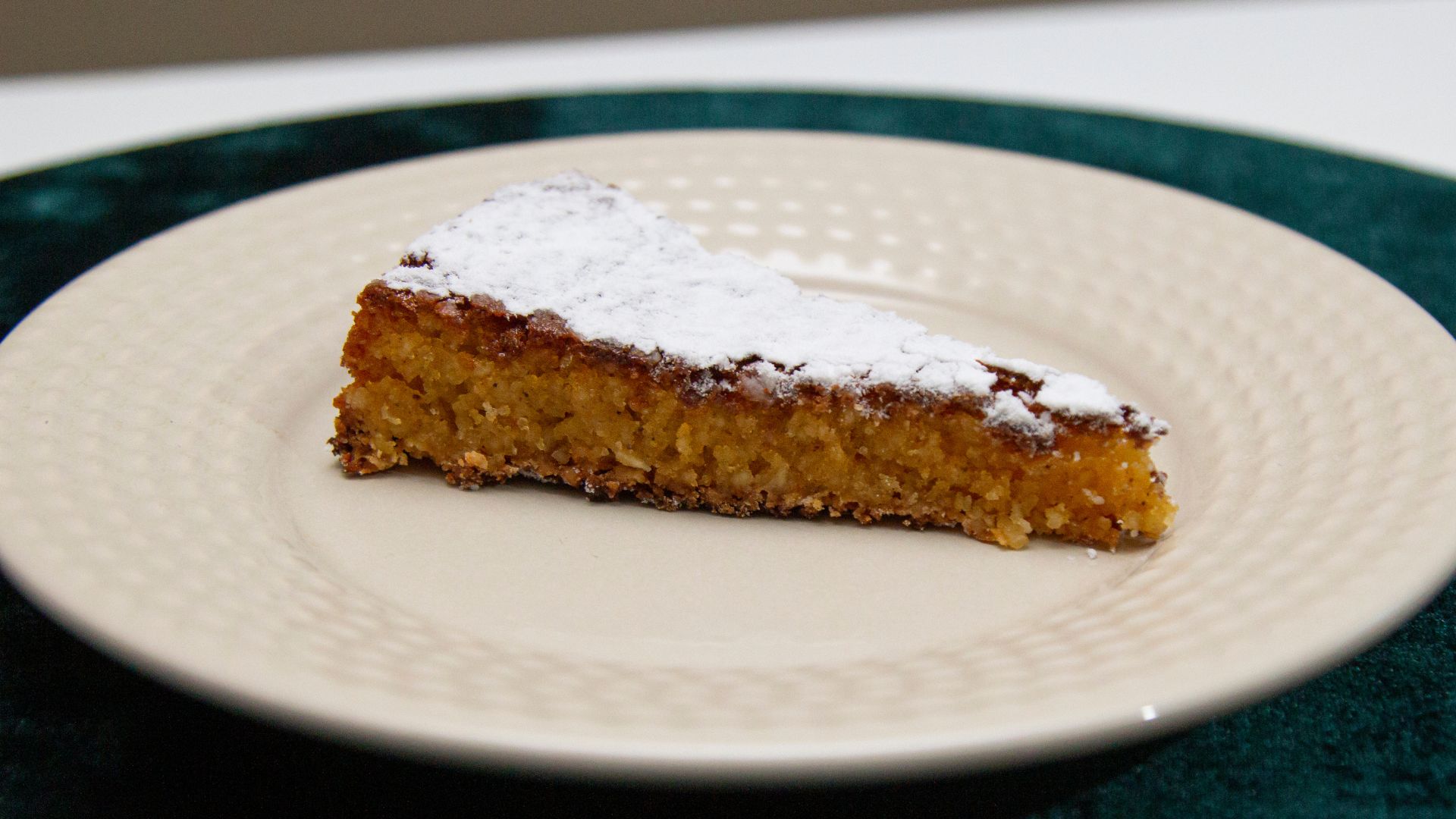 Toucinho do Céu - (almond and egg yolk cake)