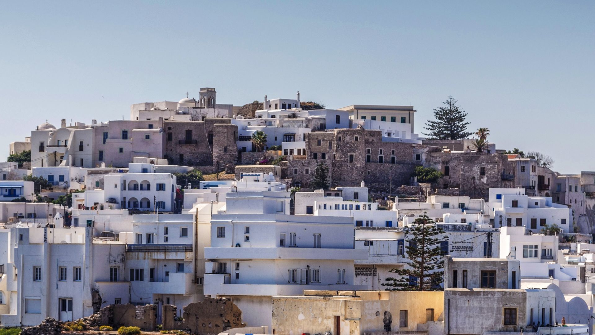 Kastro castle on Naxos island, Greece, with white-washed buildings.