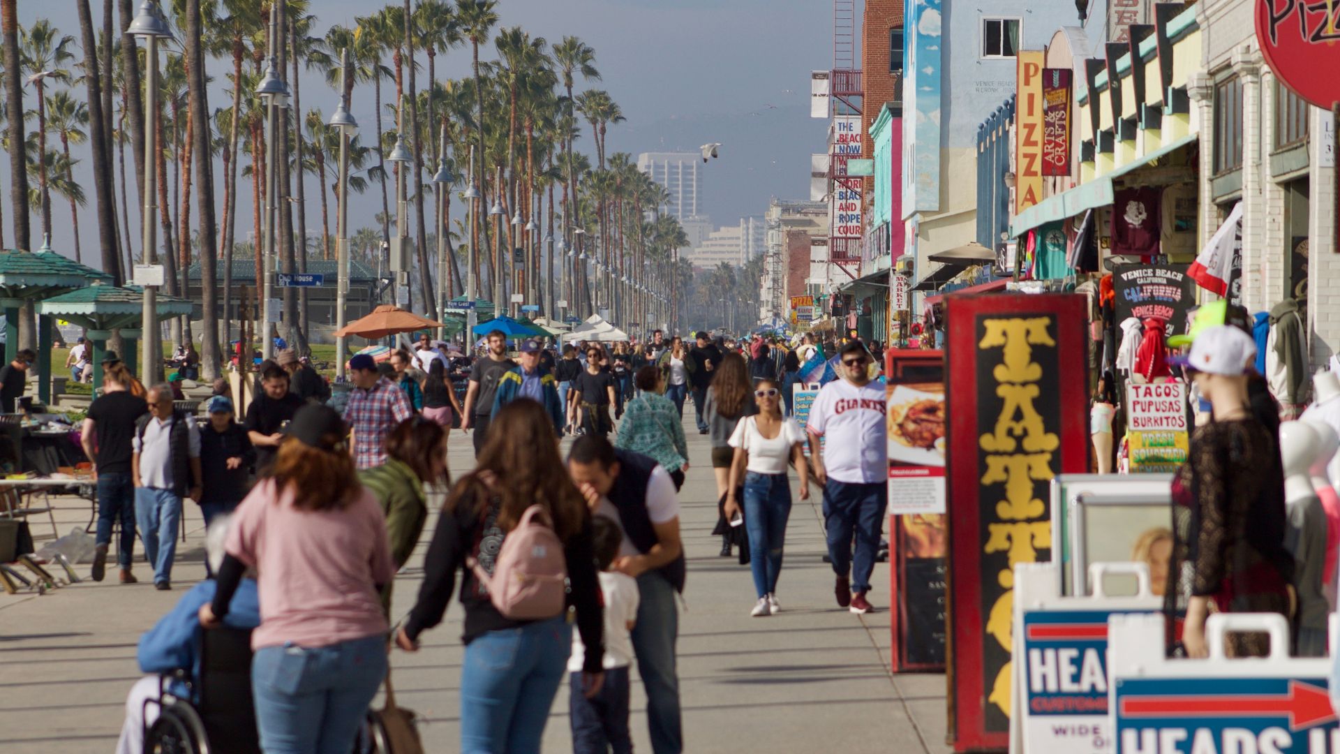 Peopel at Venice Beach in Southern California