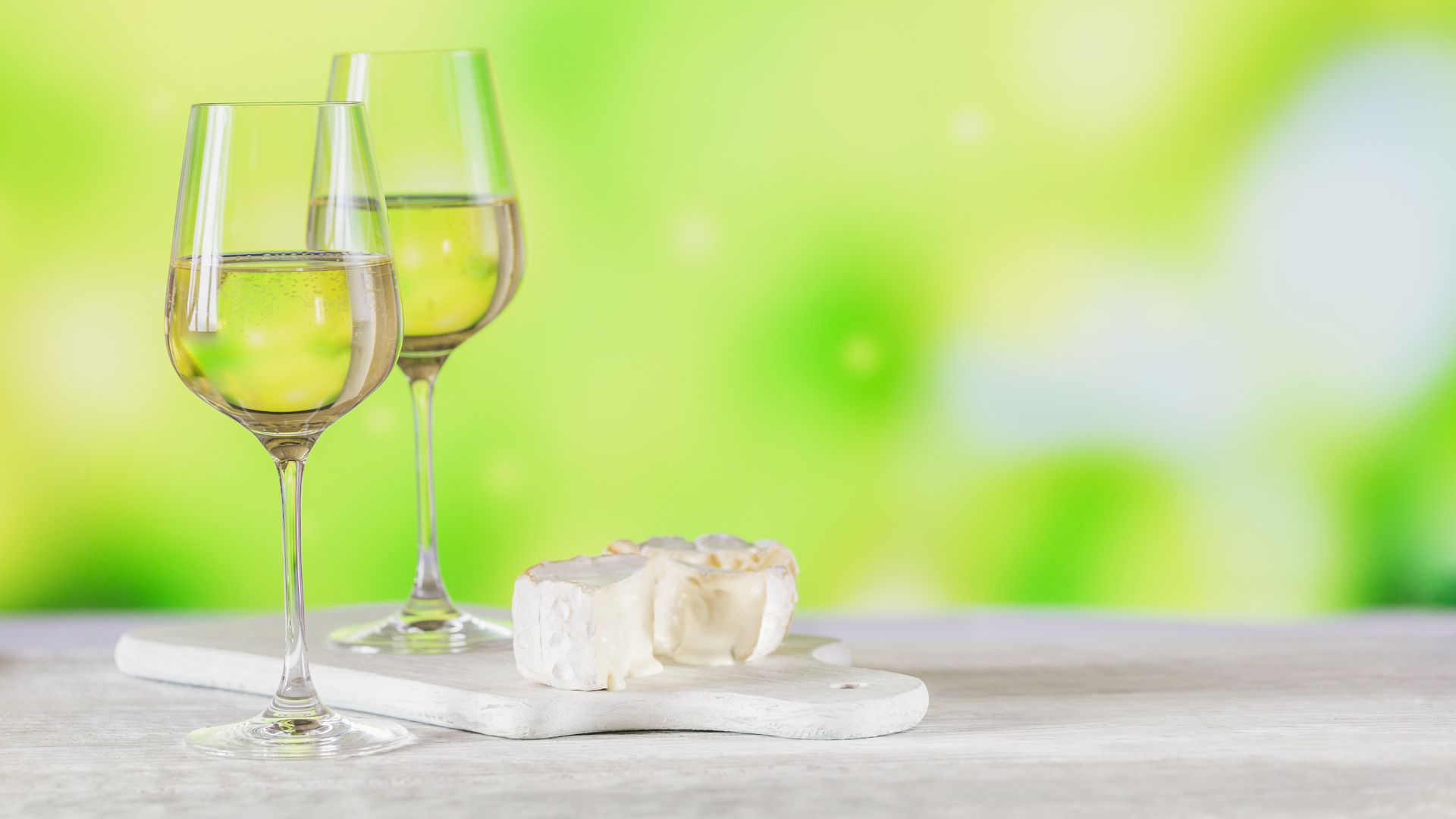 2 glasses of Vinho Verde. 