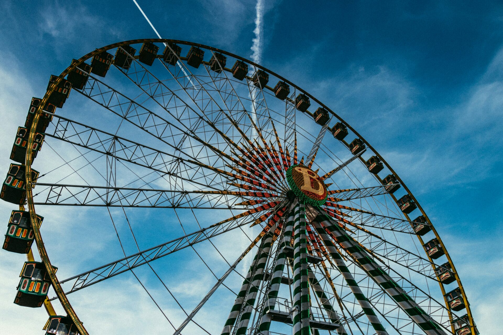 Ferris wheel towering over the Hamburg DOM 