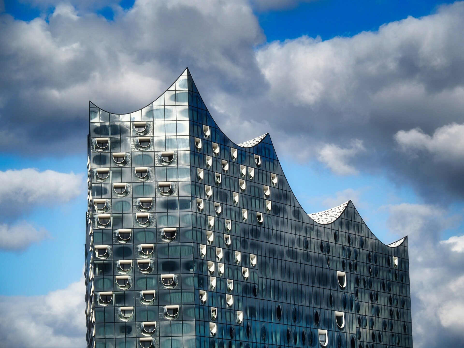 Close-up of the Elbphilharmonie’s curved glass panels
