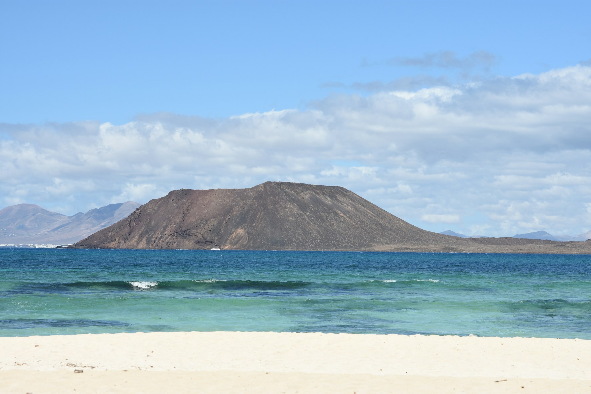 A tranquil view of Isla de Lobos