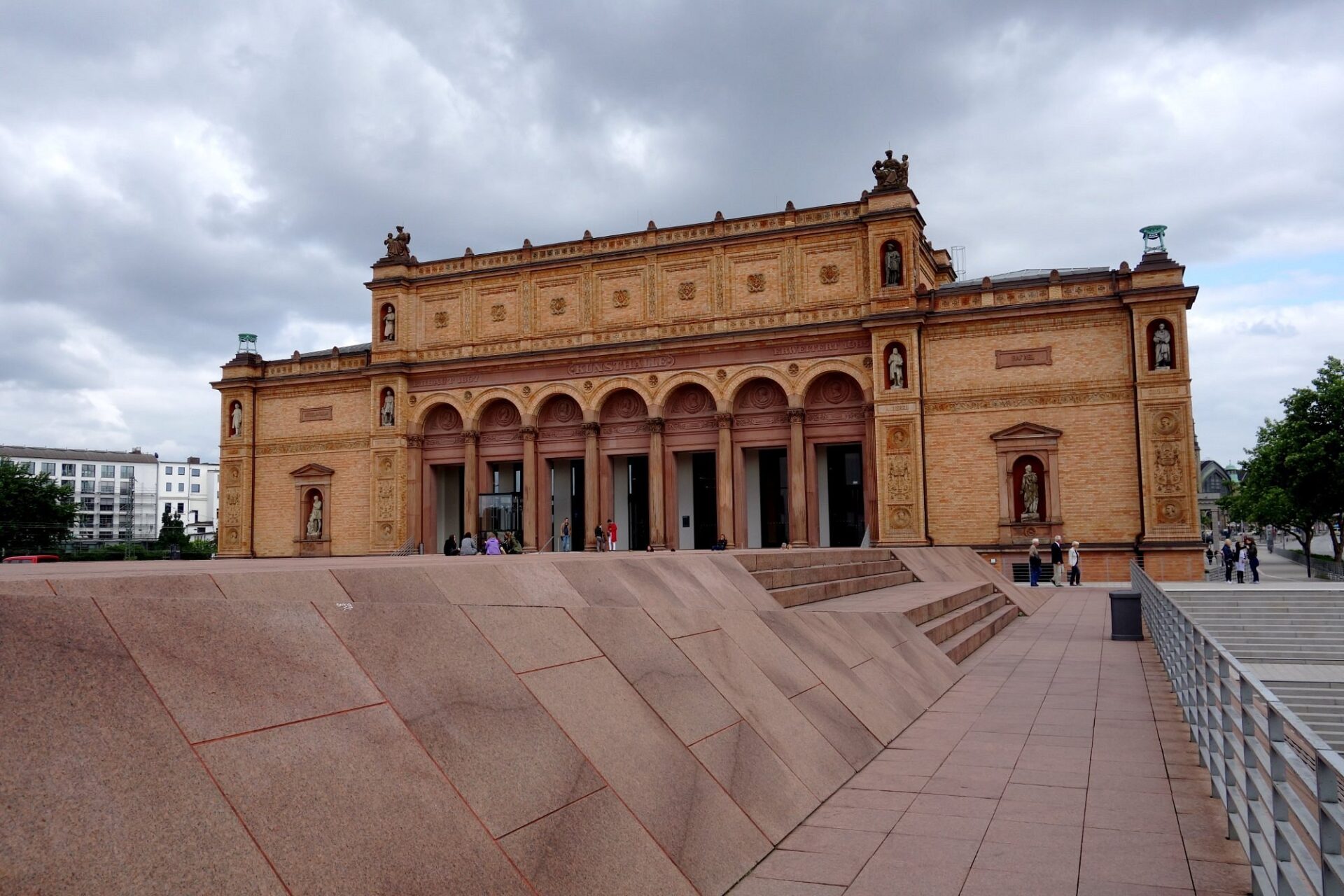 The Kunsthalle Hamburg’s modern extension with glass and steel contrasts the historic red-brick main building in downtown Hamburg.