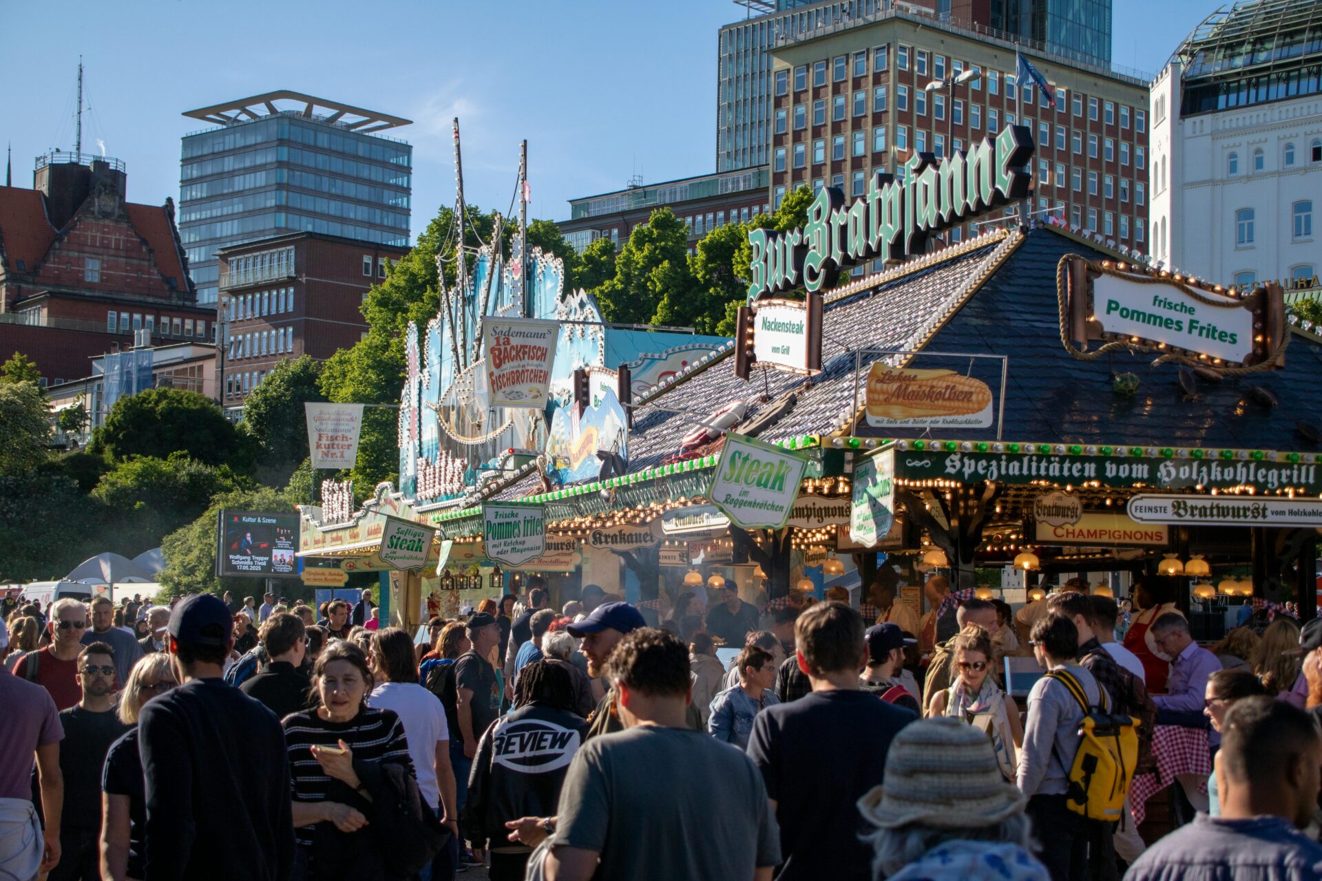 Lively Crowd at Hamburg Festival