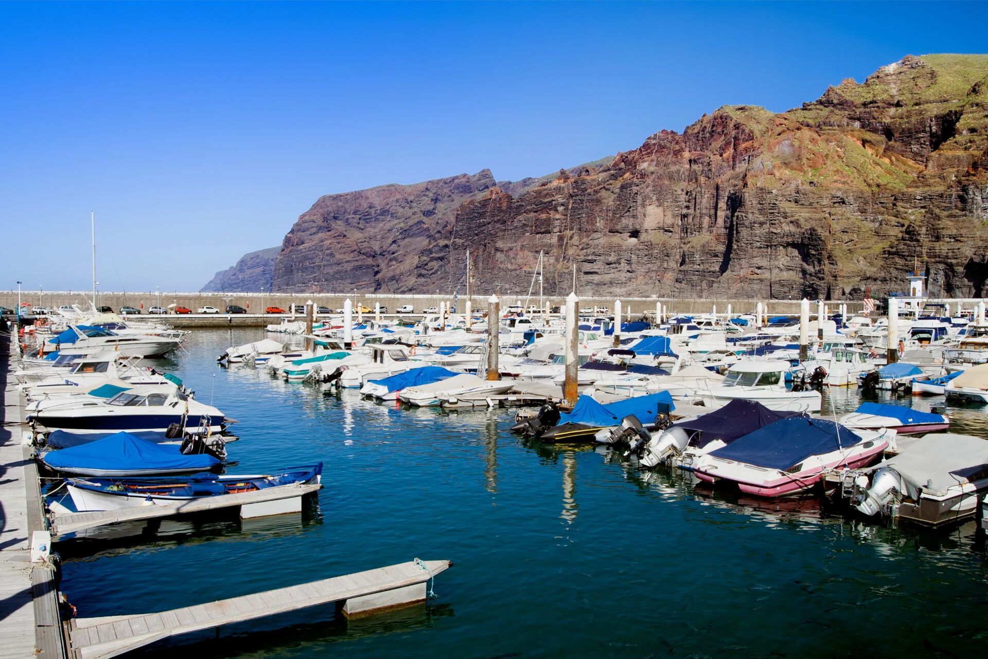 Los Gigantes Marina