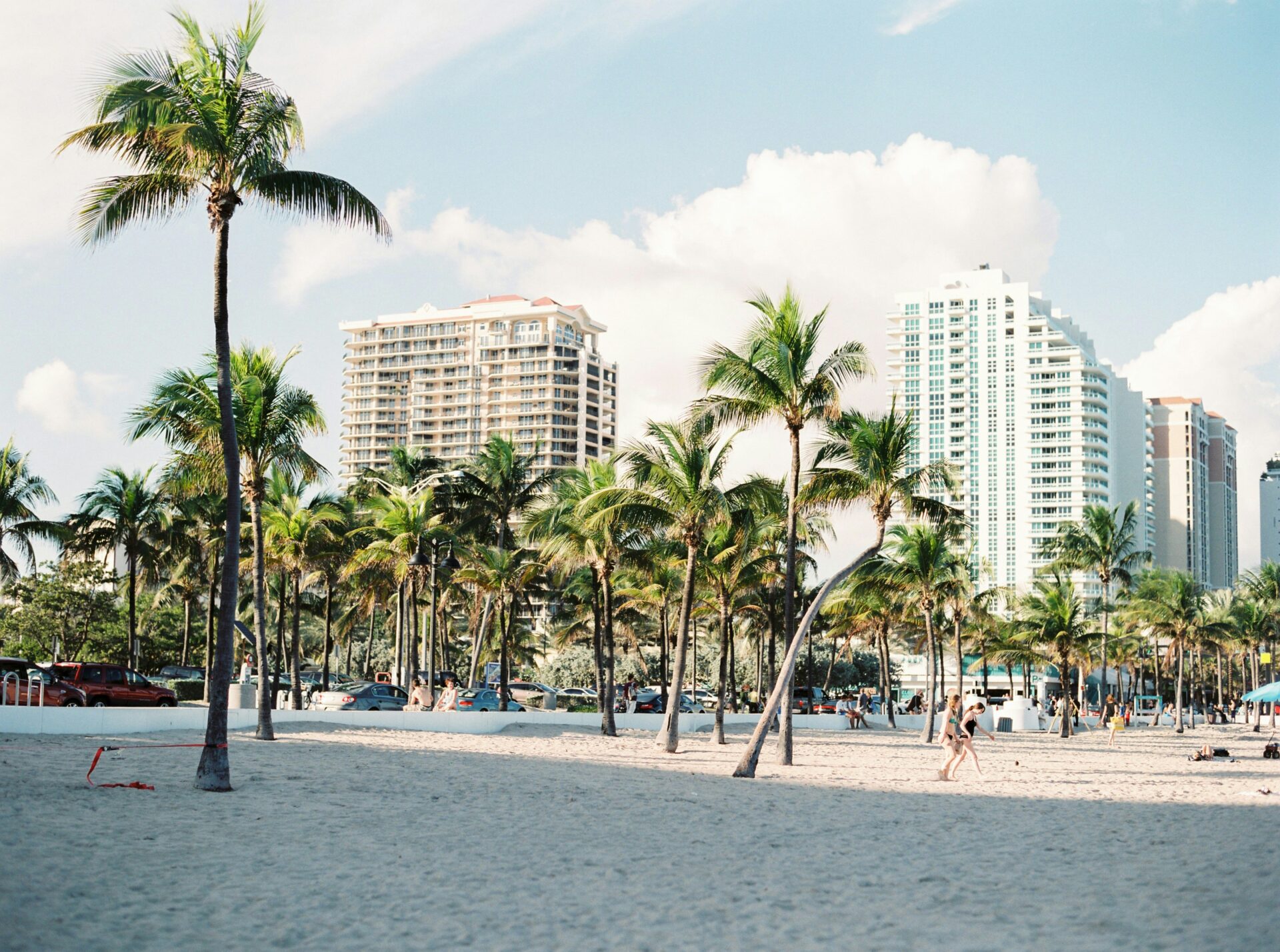 A sunny day on the Miami promenade