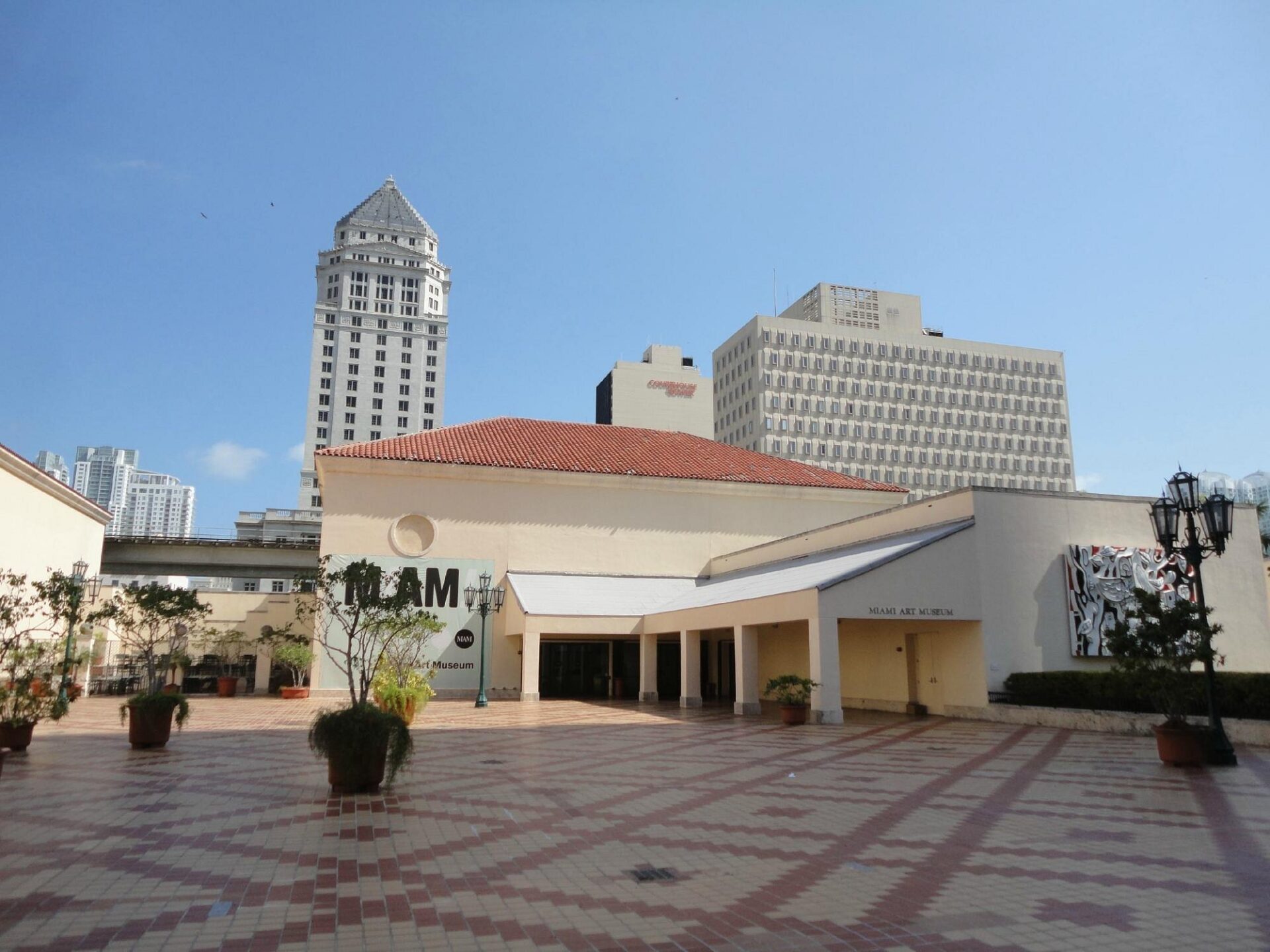 The striking exterior of the Pérez Art Museum Miami