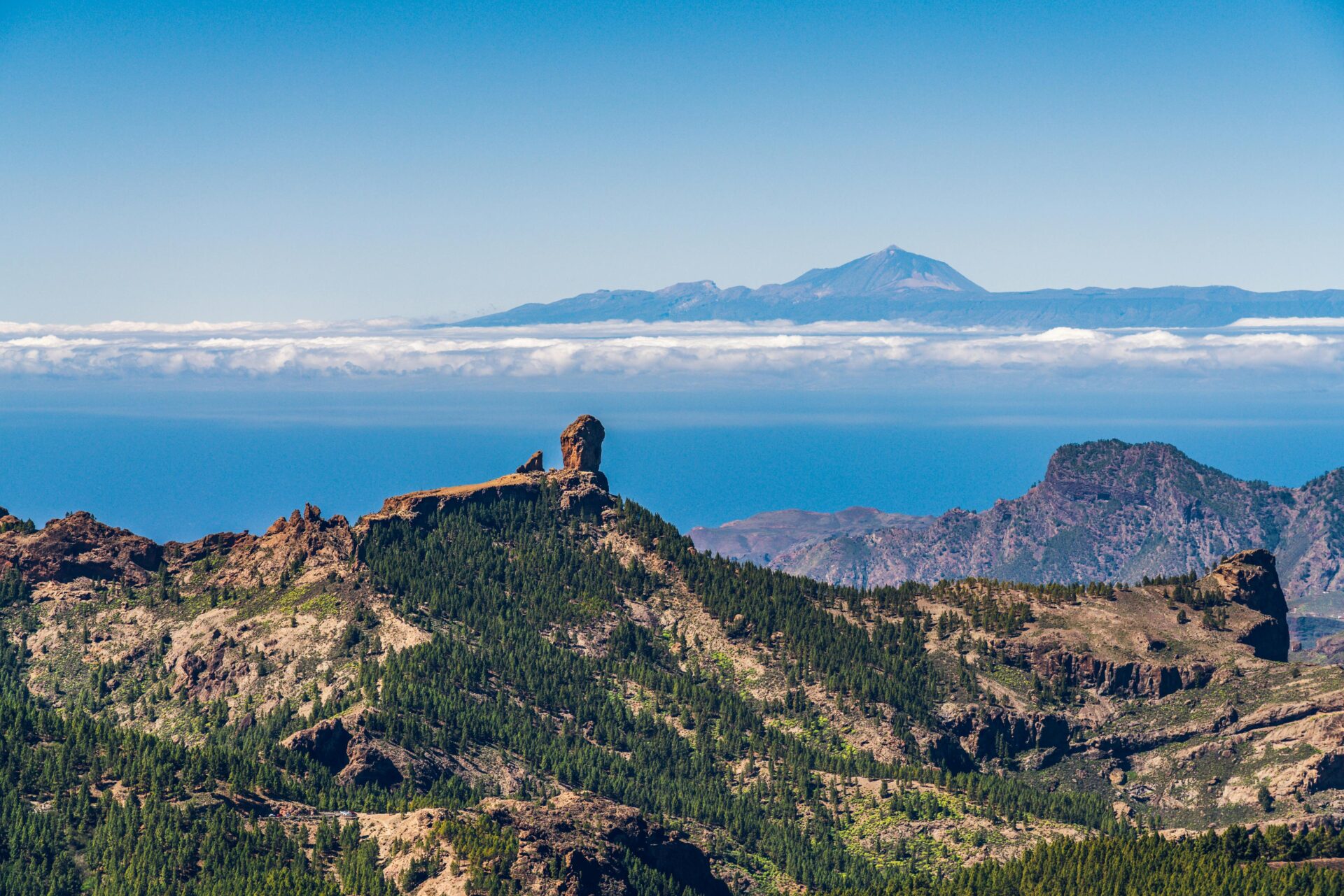 The majestic Roque Nublo rock