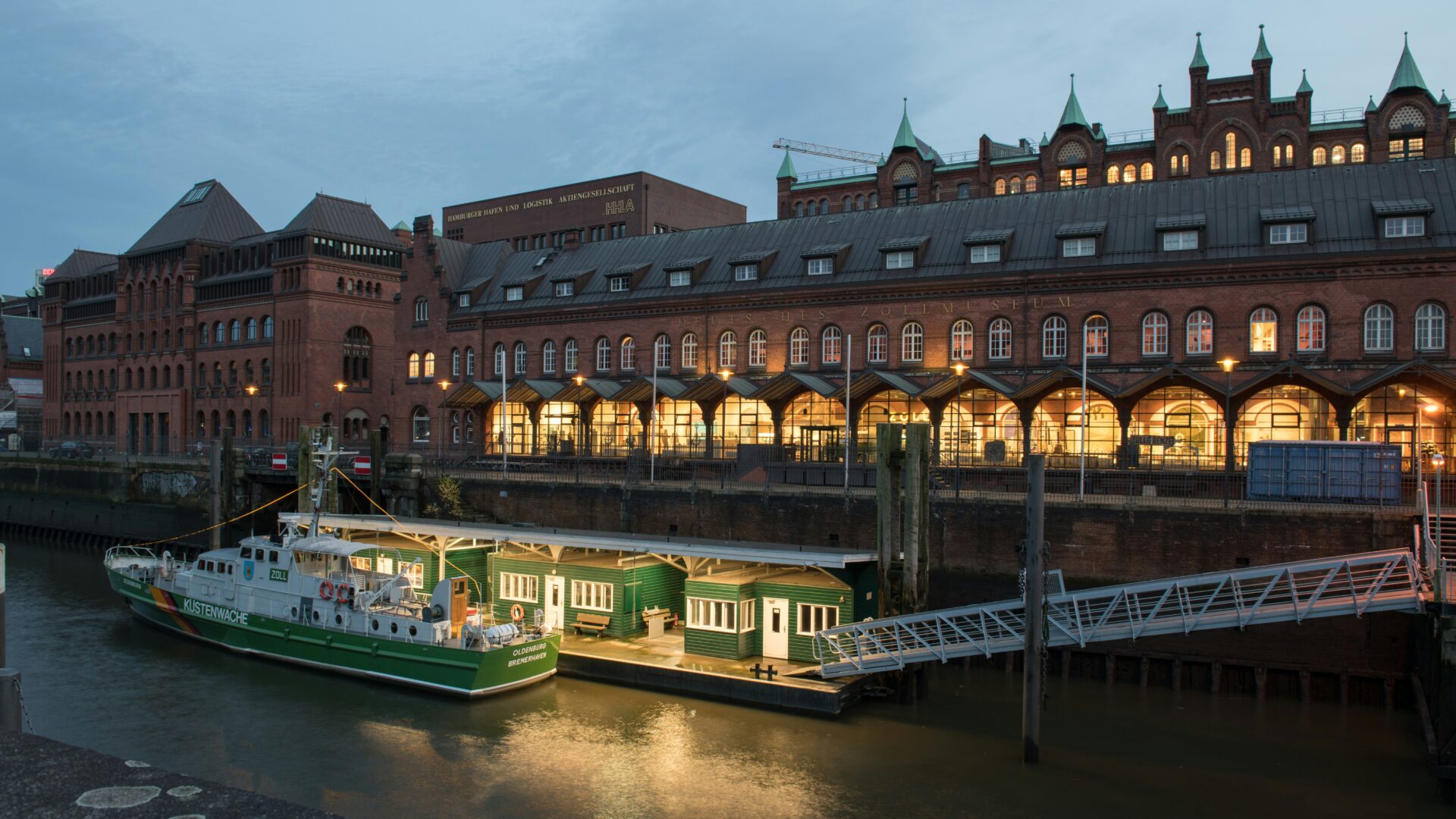 The stunning contrast of old-world warehouses and modern architecture in Speicherstadt