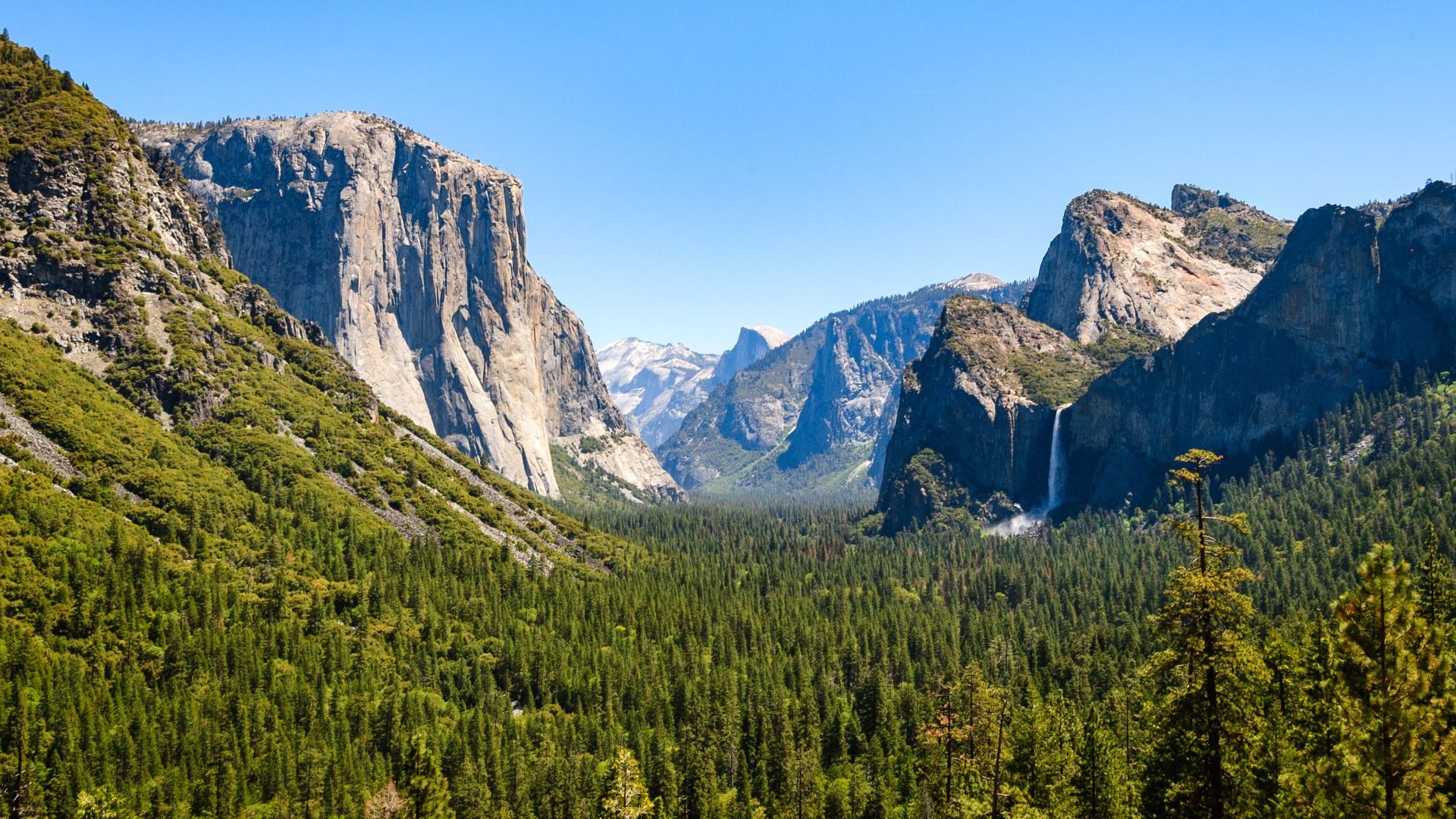 Tunnel View in Yosemite National Park, California