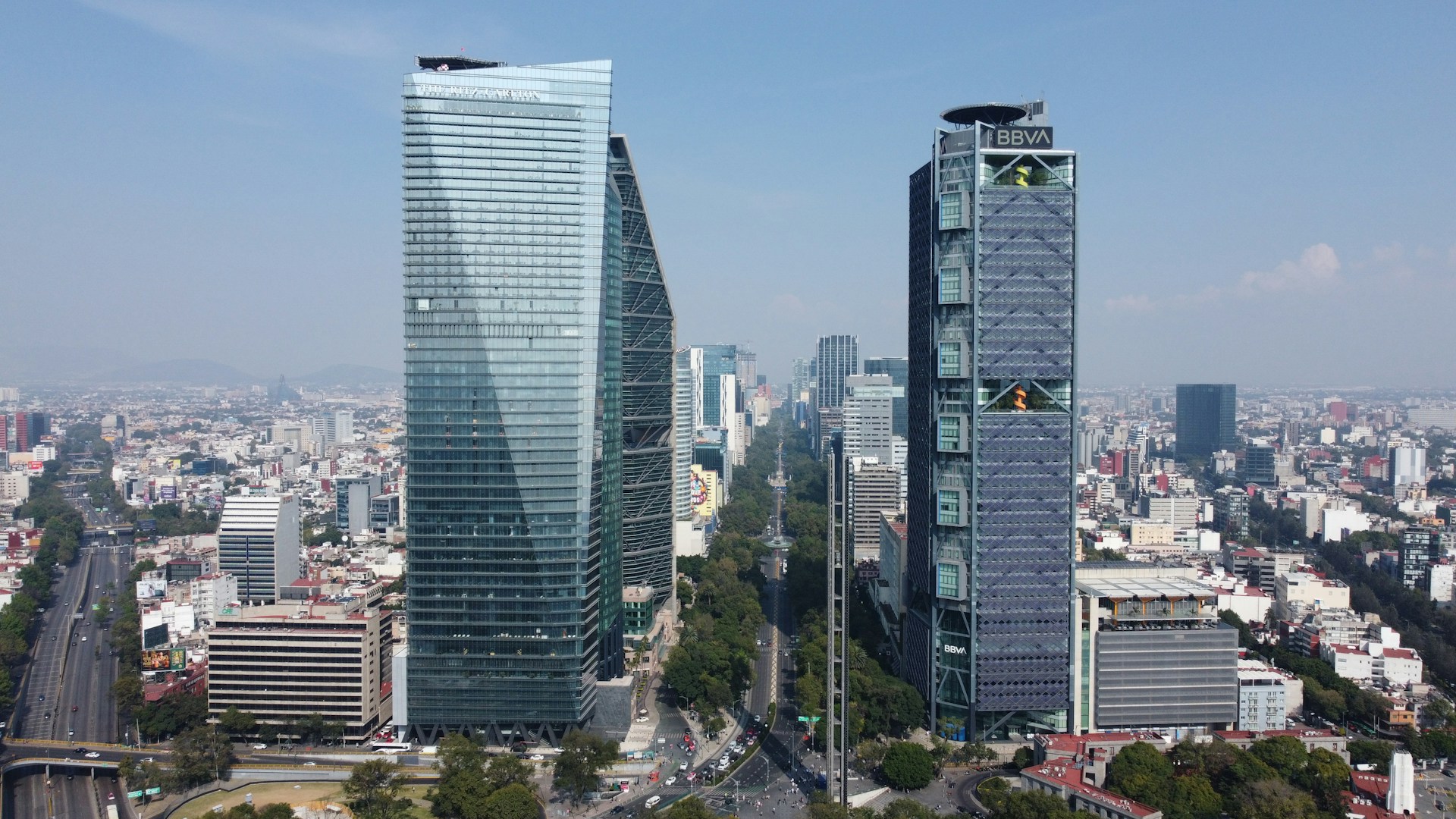 A modern high-rise building in the heart of Mexico City