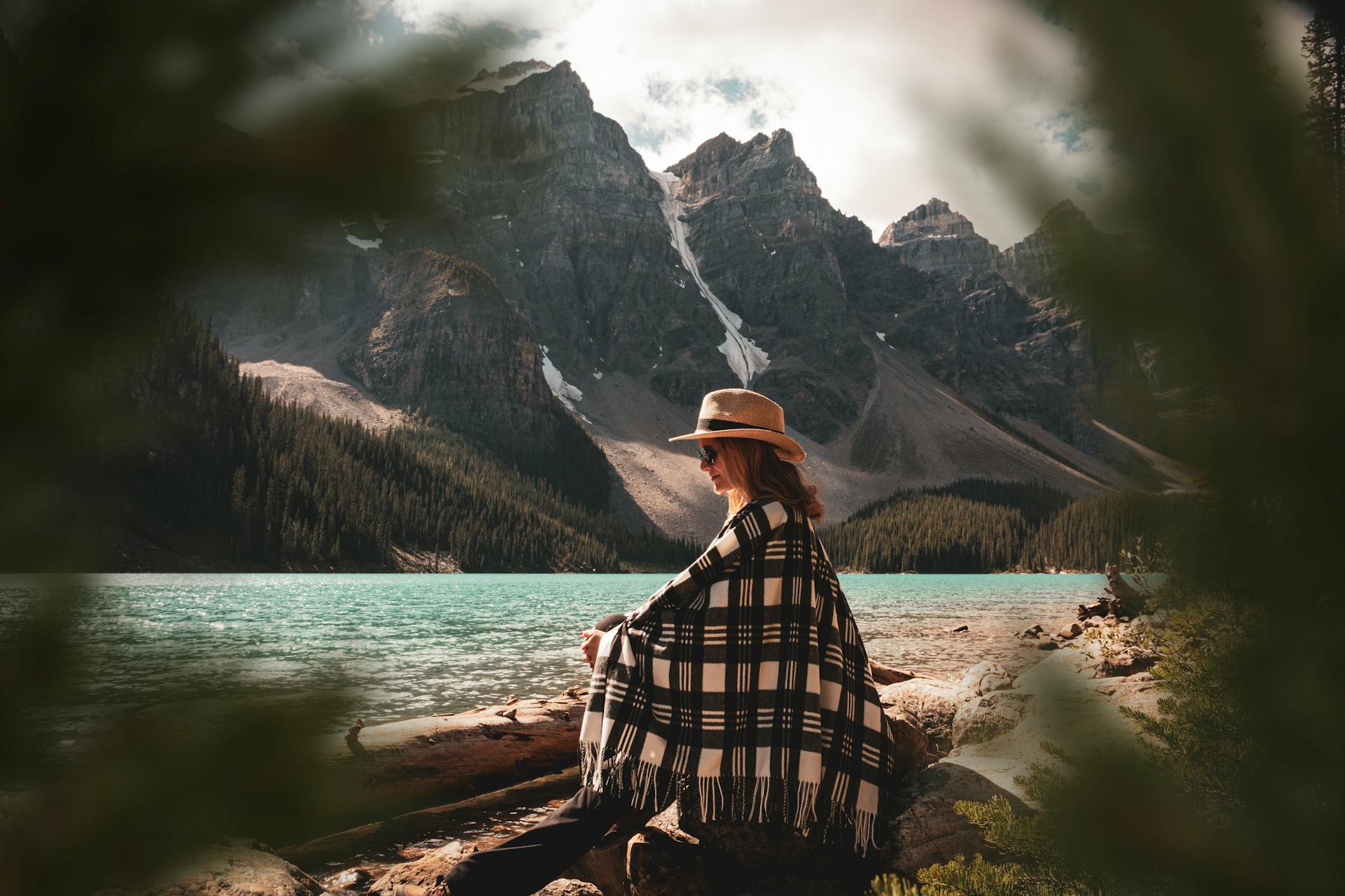 Popular photography spot overlooking Moraine Lake