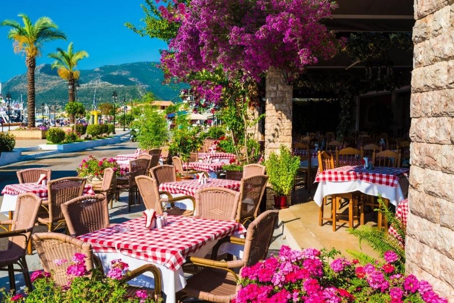 Nidri, Lefkada: From Bustling Harbor Town to Hidden Waterfalls – My Unexpectedly Diverse East Coast Adventure