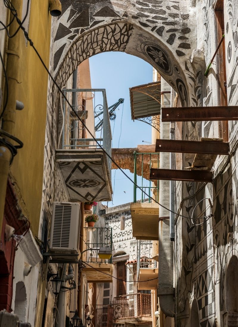 Pyrgi's narrow streets