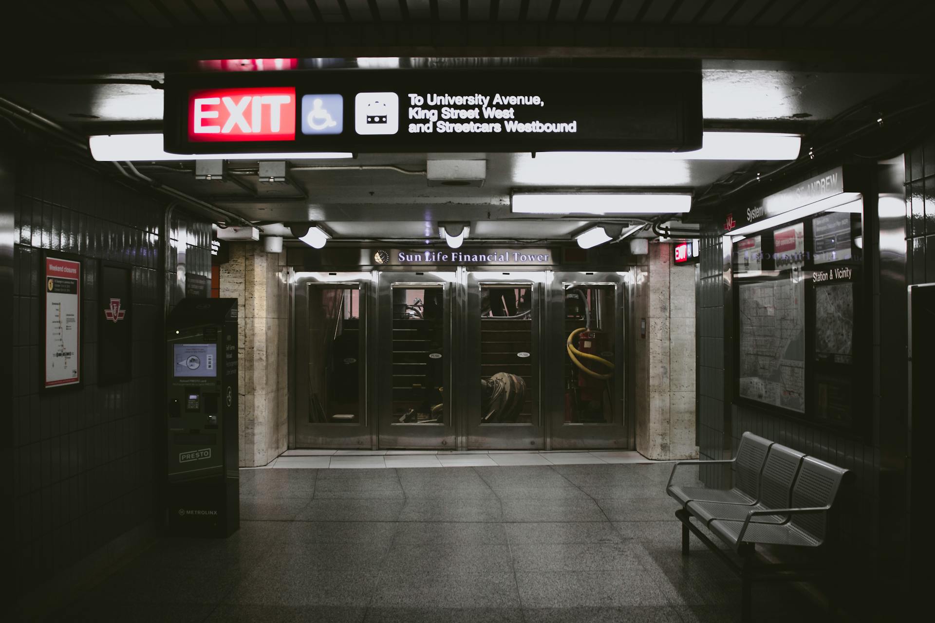 A Toronto subway platform