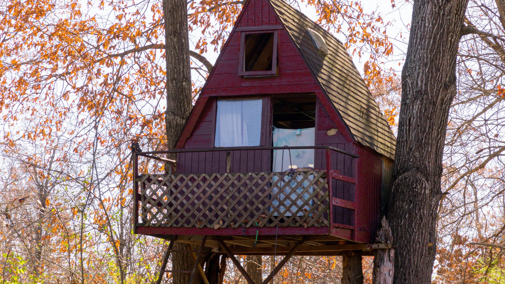 what/where exactly is this in usa? write a brief alt text describing the image