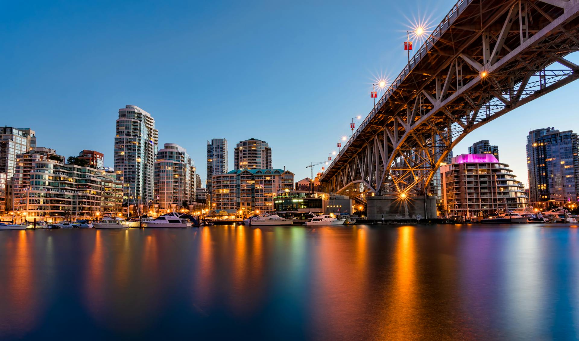 A stunning view of the Vancouver skyline