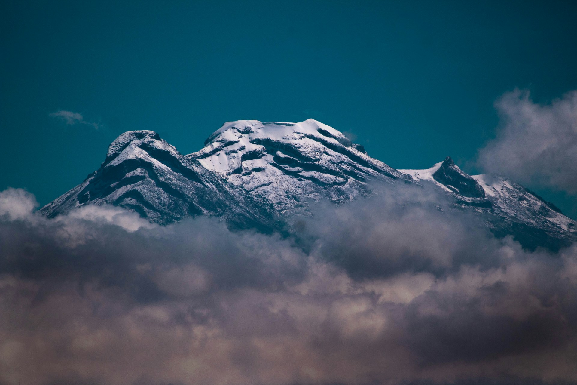 Panoramic view of Iztaccíhuatl’s ridgeline