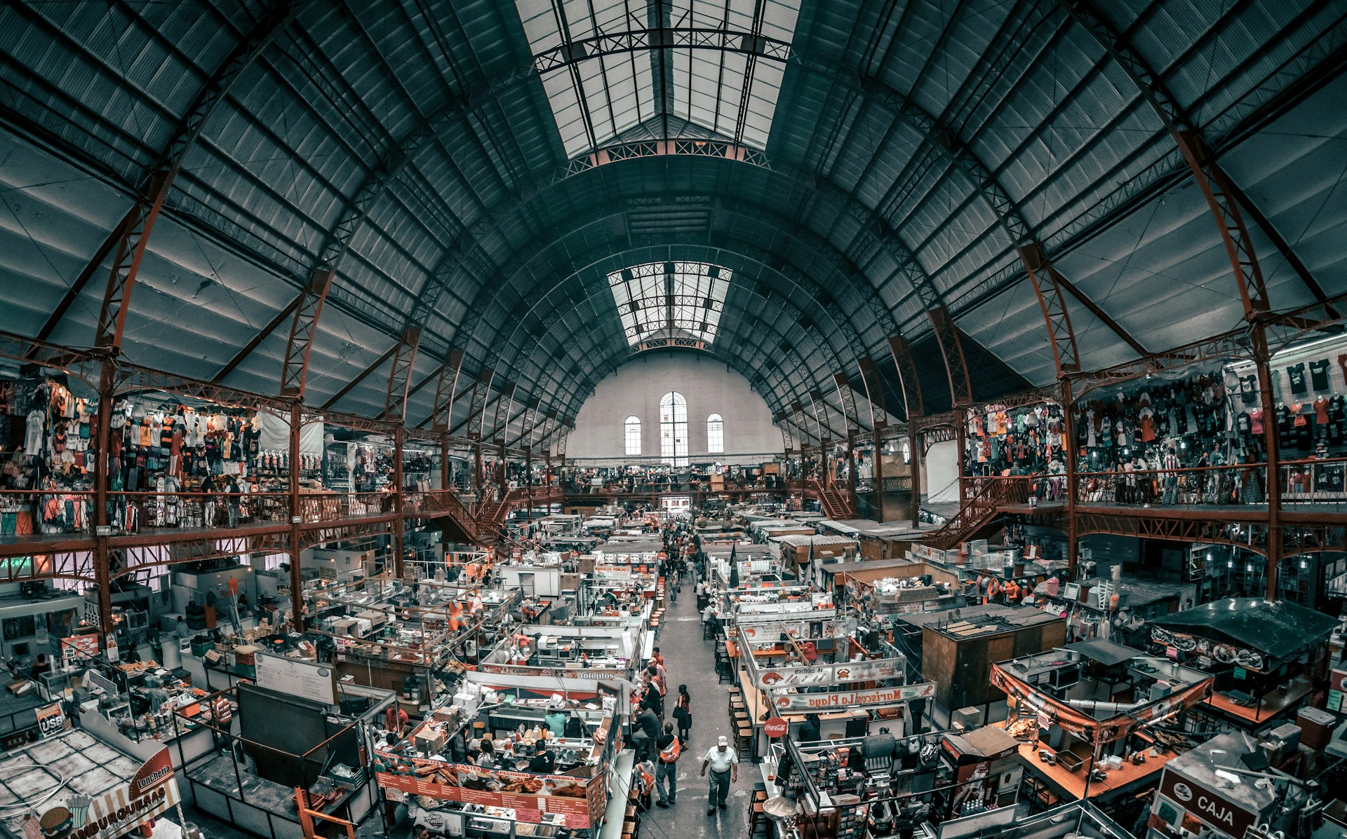 A lively Mexican market