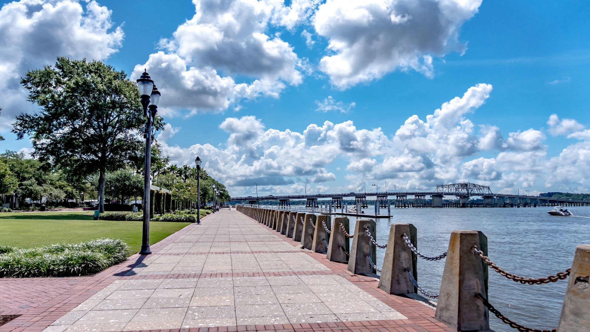 Henry C. Chambers Waterfront Park in Beaufort, South Carolina, USA
