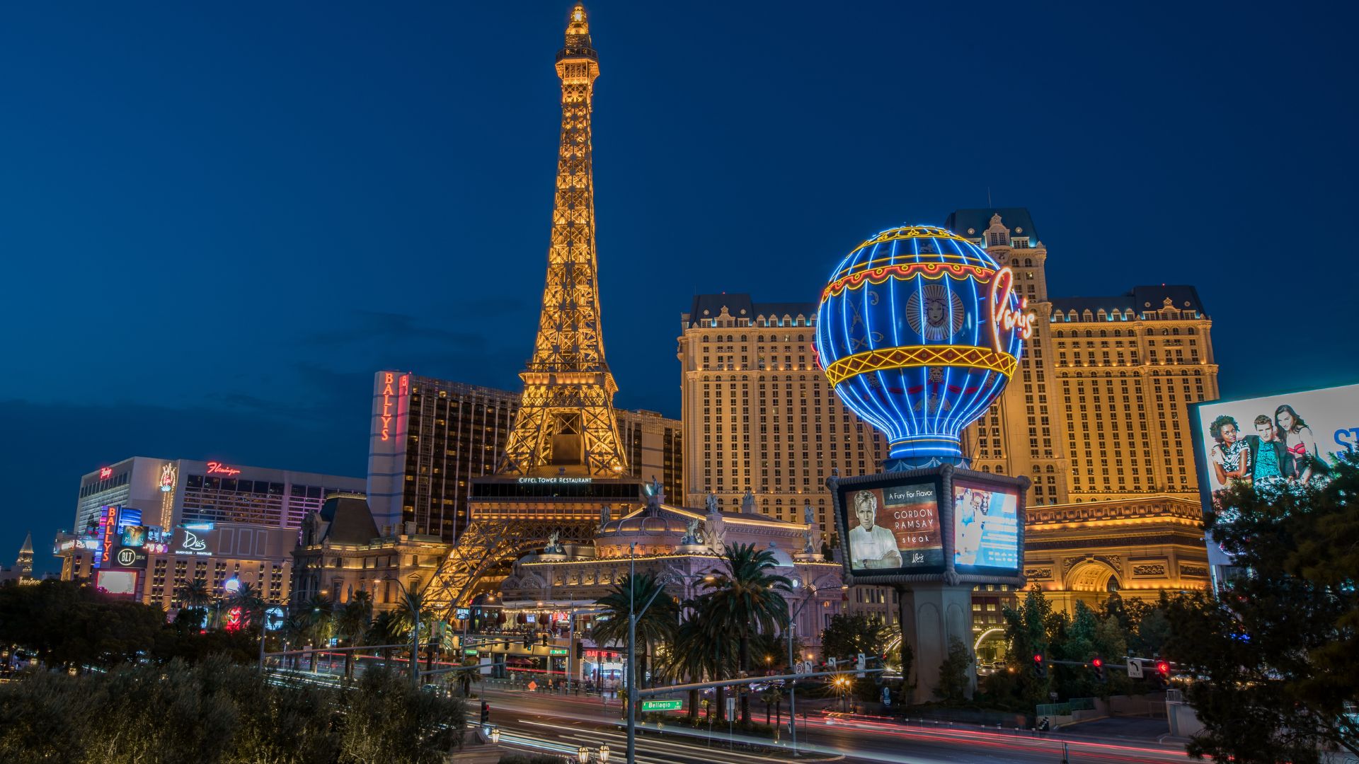 Las Vegas Strip in Paradise, Nevada, USA
