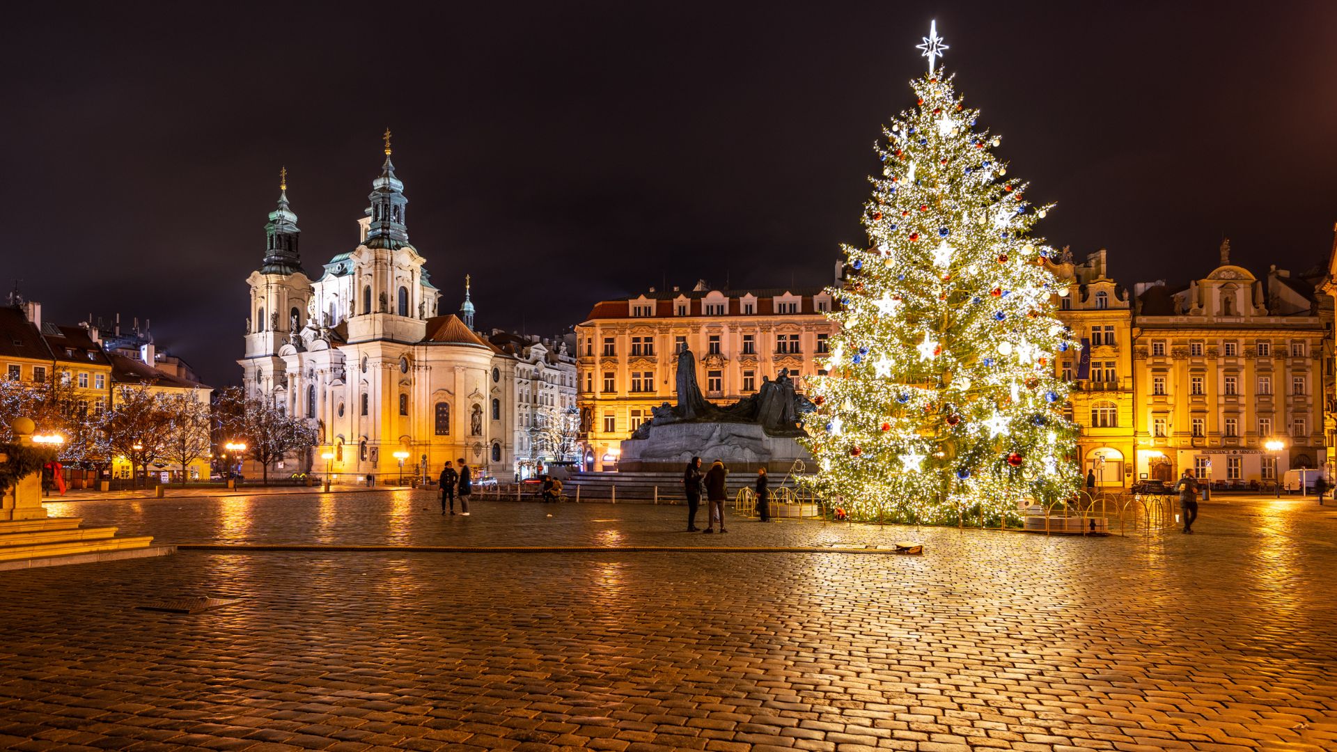 Old Town Square (Staroměstské náměstí) in Prague, Czech Republic