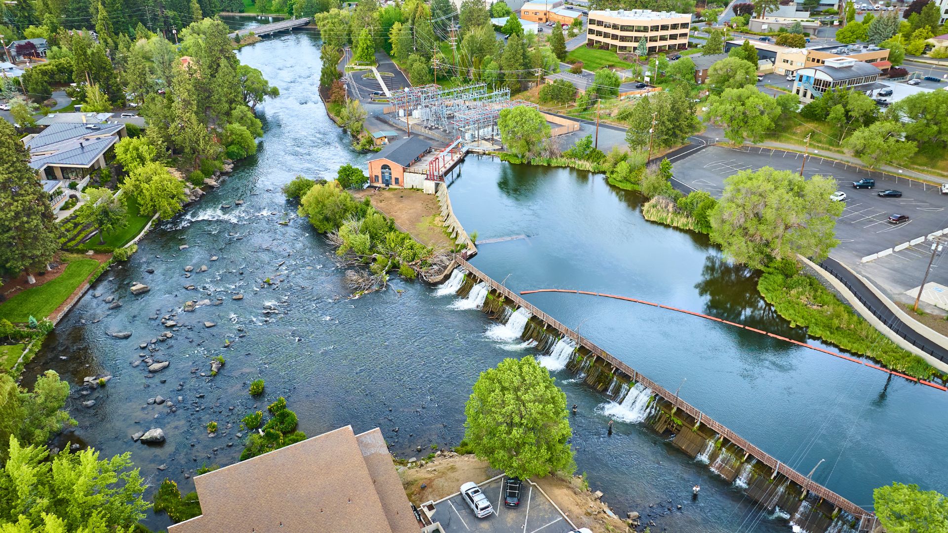 Deschutes River in downtown Bend, Oregon, USA