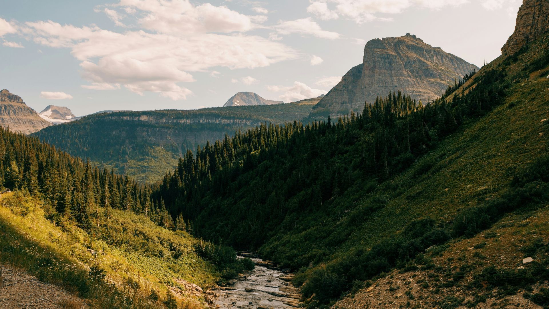 Going-to-the-Sun Road in Glacier National Park, Montana, USA