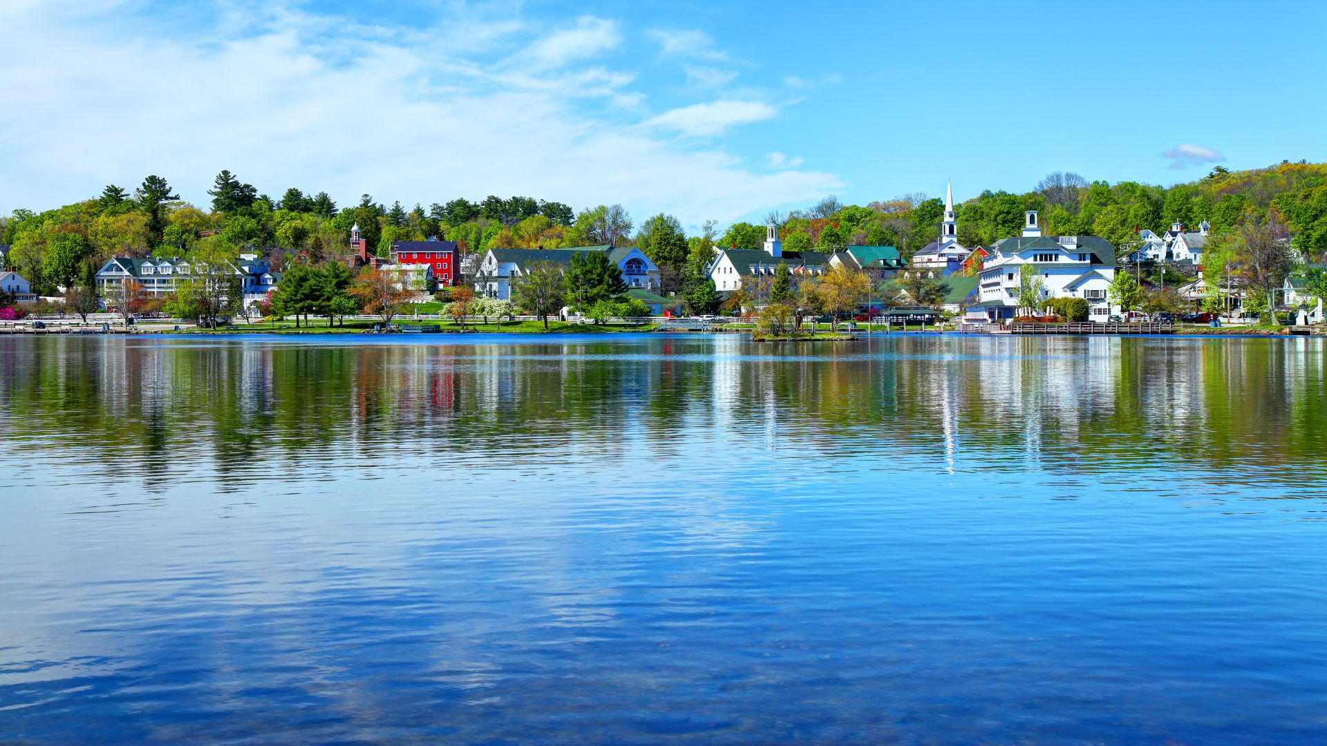 Lake Winnipesaukee in New Hampshire, USA